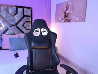 dark_madison 31 y. o. big tits spanish cam babe loves fucking on camera