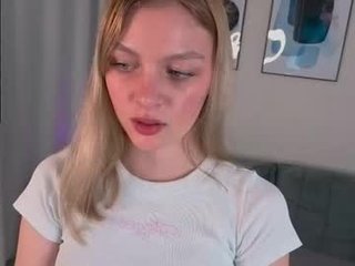 pennywilliams 18 y. o. cam girl pleasing her tight piss-hole with a sex toy online