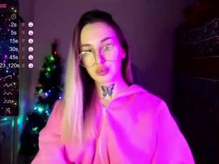 tora_20 19 y. o. BBW teen cam babe is free to tease her plump pussy live on cam