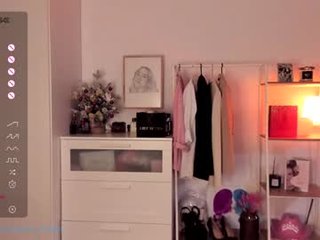 vanessa_maes 0 y. o. teen cam babe wants to be fucked online as hard as possible