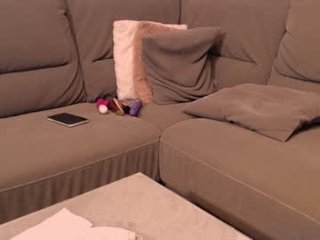 colossal_meidiland 32 y. o. this juicy cam babe with hot ass learns how to squirt online