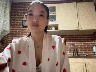 denysebernacchi 18 y. o. teen cam girl plays with her tight pussy
