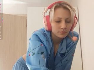 little_soyia 18 y. o. 