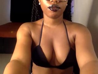 dripping_lunaa 21 y. o. domina cam babe loves squirting on face a boyfriend