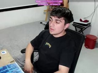ladypetitelive 18 y. o. 